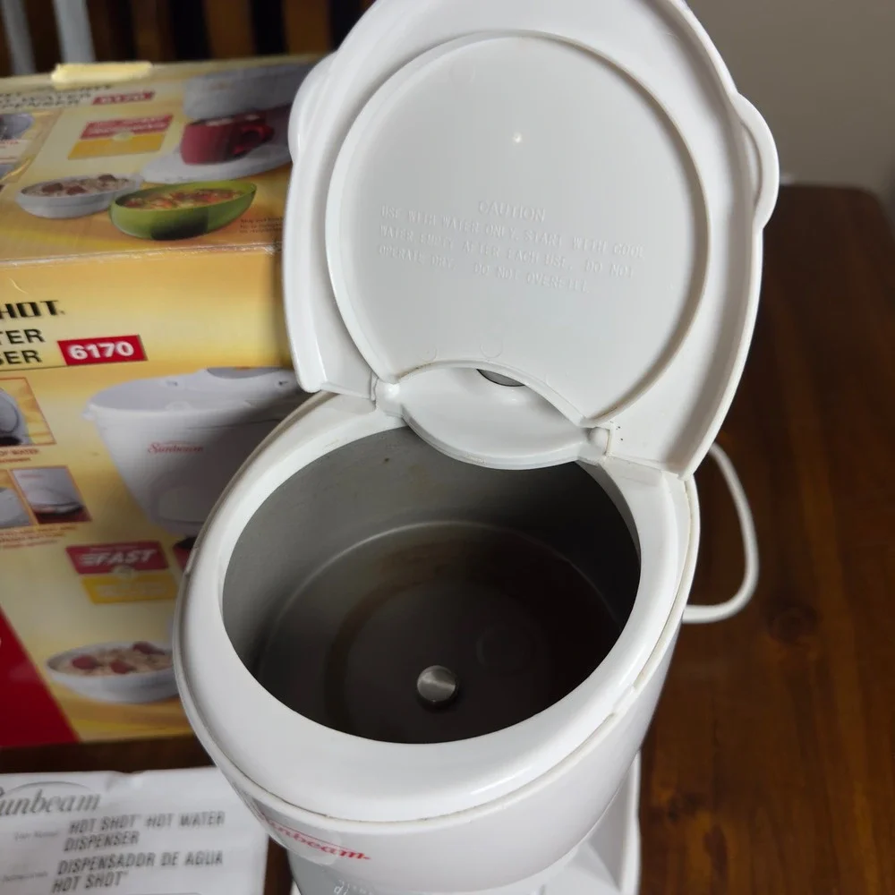 Sunbeam Hot Shot Hot Water Dispenser 6170 White 16oz Fast Heating *Tested*